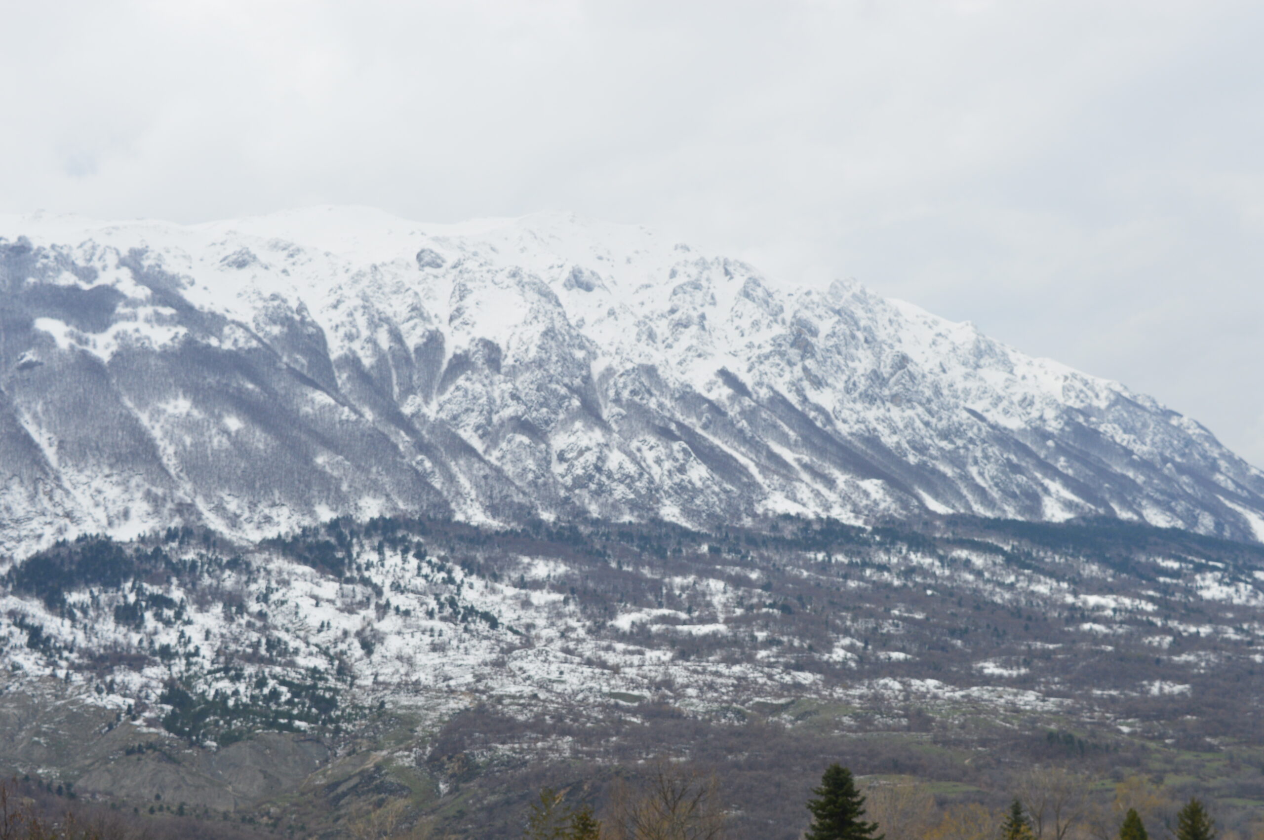Sant'Eufemia: vista dal balcone sulle montagne